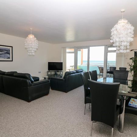 Sea View Apartment Pwllheli Exteriör bild