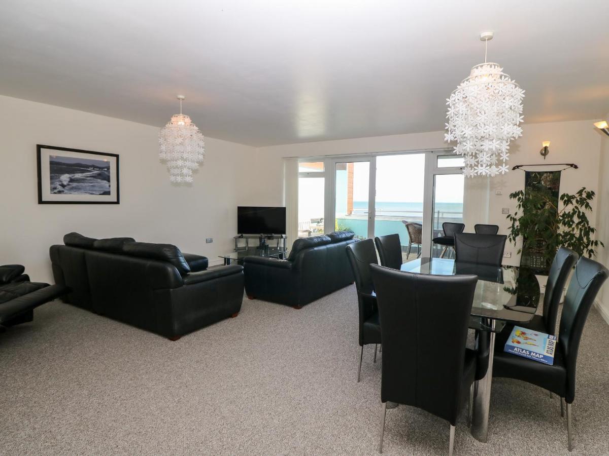 Sea View Apartment Pwllheli Exteriör bild