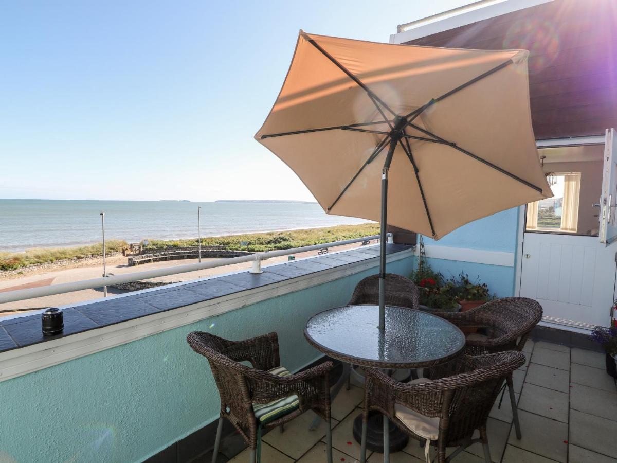 Sea View Apartment Pwllheli Exteriör bild