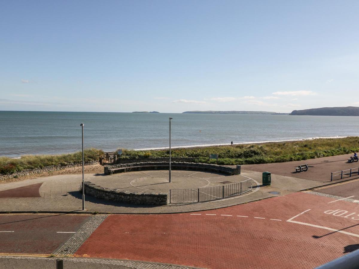 Sea View Apartment Pwllheli Exteriör bild