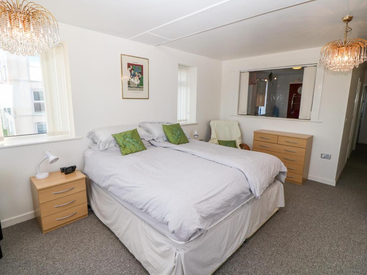 Sea View Apartment Pwllheli Exteriör bild